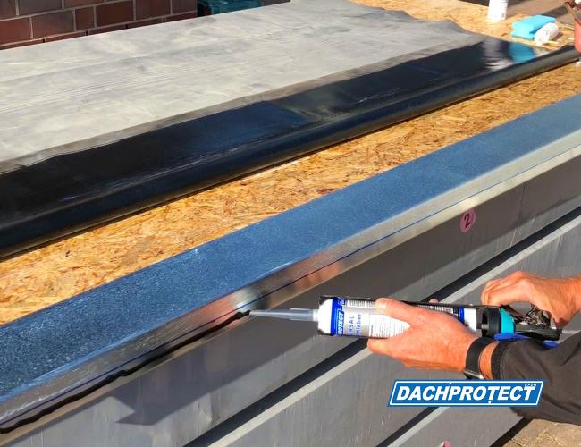Preview: EPDM Anschluss- und Flächenkleber FLEX 600ml Schlauchbeutel zum Verkleben und Abdichten